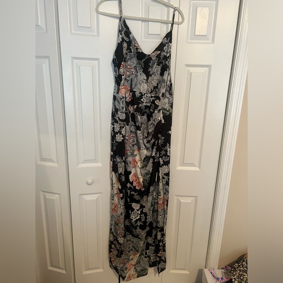 NWT Fashion Nova Talita Black Floral Dress, size 1x - Picture 2 of 7